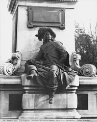 Monument to Alexandre Dumas Pere, d